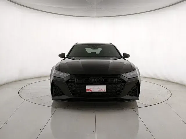 Usata Audi RS6 Comfort 600 CV (441 kW) 2022 Nero mythos metallizzato Station wagon