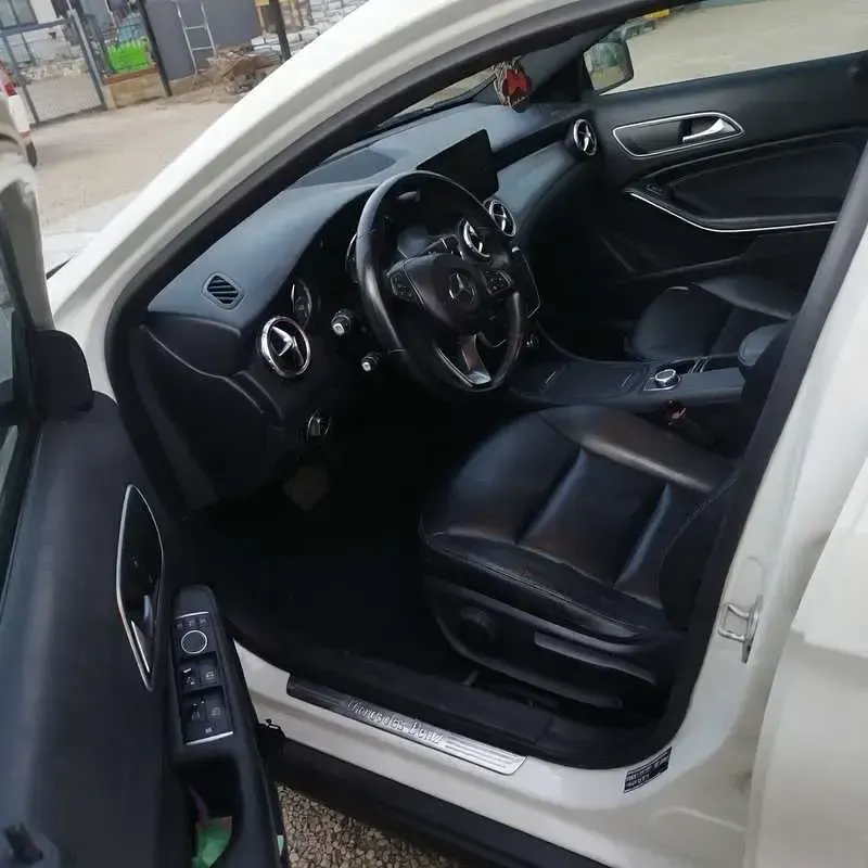 Usata Mercedes GLA180 109 CV (80 kW) 2015 SUV
