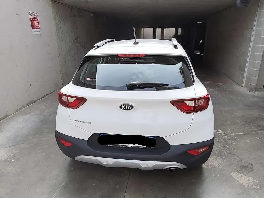 Usata Kia Stonic Style 101 CV (74 kW) 2017 Bianco SUV