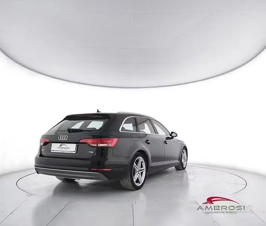 Occasion Audi A4 Business 150 PK (110 kW) 2018 Zwart Stationwagen