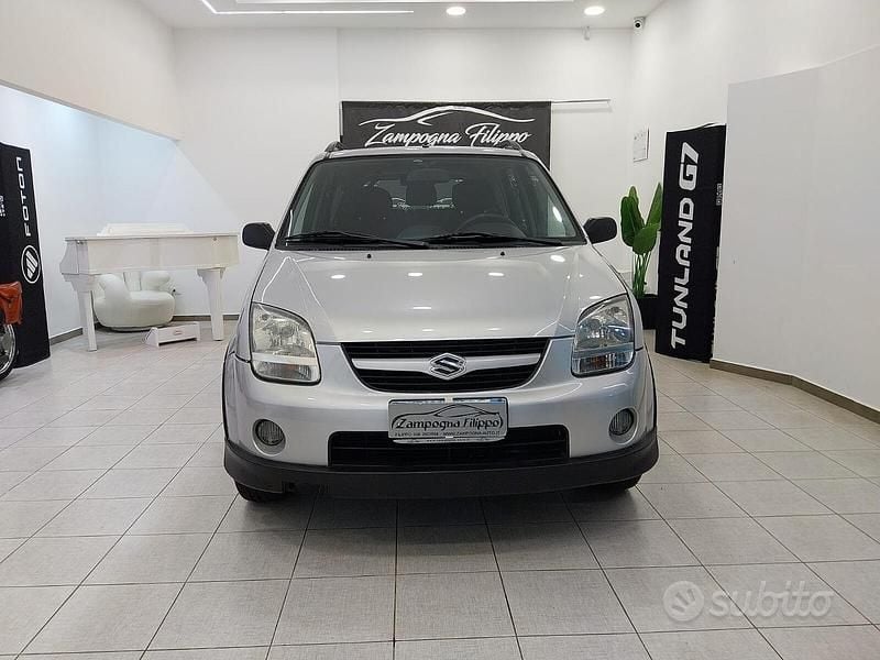 Usata Suzuki Ignis 94 CV (69 kW) 2005 Grigio Utilitaria