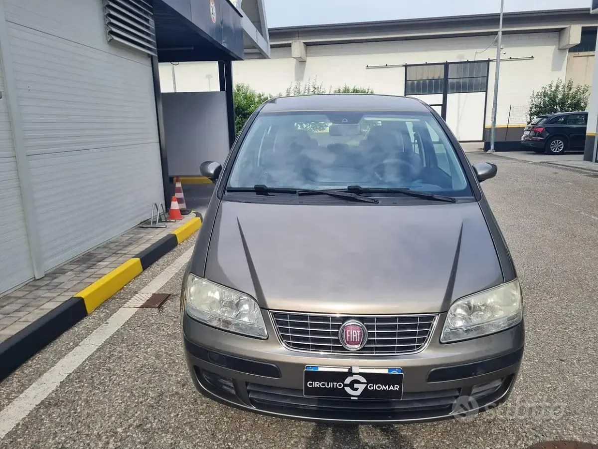 Usata Fiat Idea 80 CV (58 kW) 2009 Marrone Monovolume