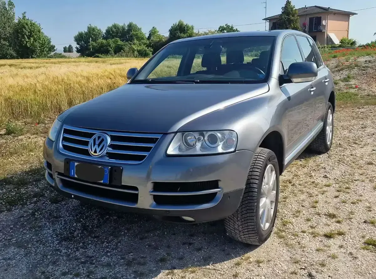 Usata VW Touareg 224 CV (164 kW) 2006 Grigio SUV