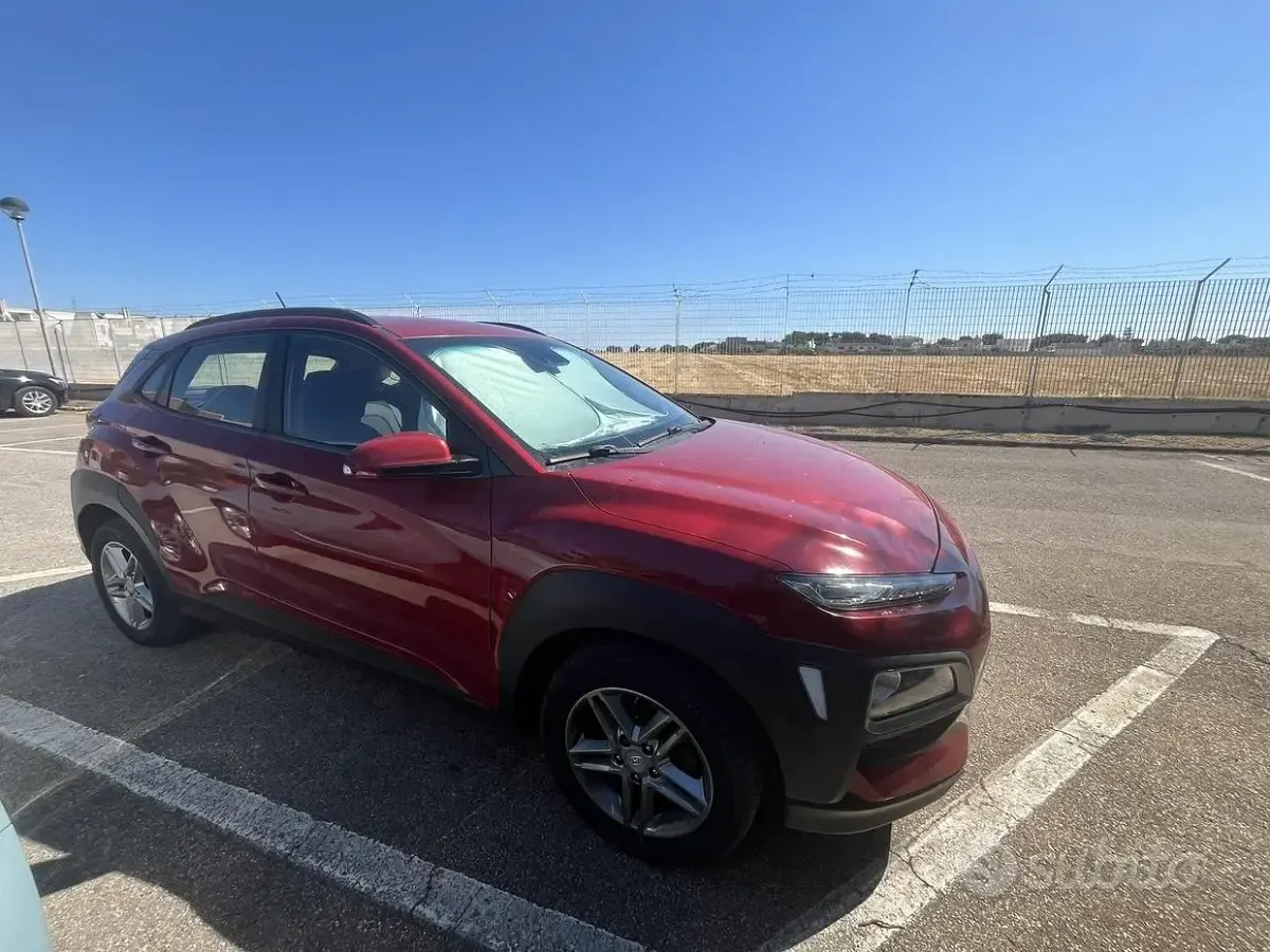 Usata Hyundai Kona 120 CV (88 kW) 2018 Rosso SUV