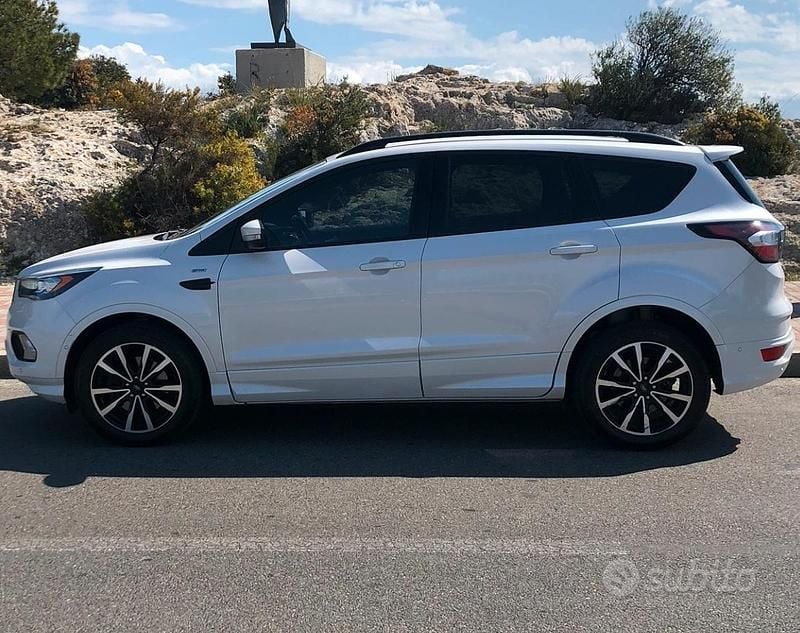 Usado Ford Kuga ST 120 CV (88 kW) 2017 SUV