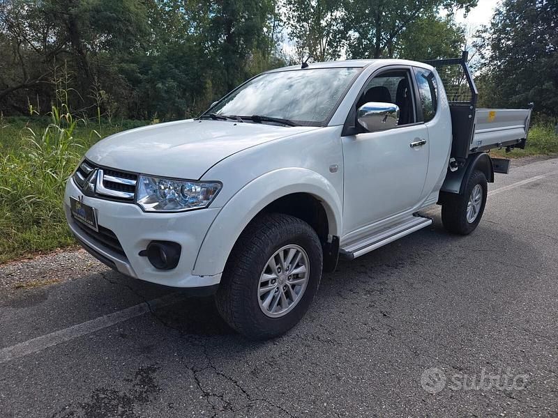 Usata Mitsubishi L200 178 CV (130 kW) 2015 Bianco Pick-up