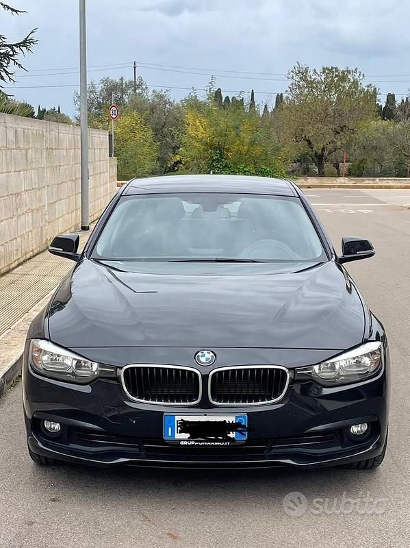 Usata BMW 320 Advantage 116 CV (85 kW) 2015 Nero Berlina