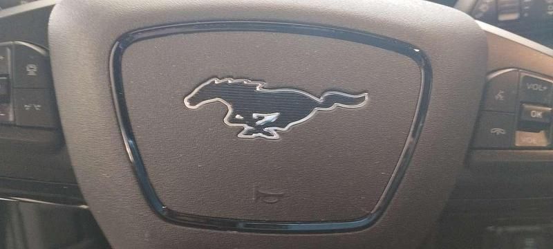 Usata Ford Mustang Mach-E Standard Range 124 kW (169 CV) 2022 Absolute black SUV