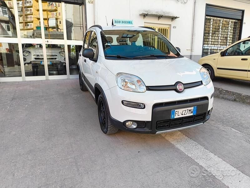 Usata Fiat Panda 4x4 S 95 CV (69 kW) 2017 Bianco Utilitaria