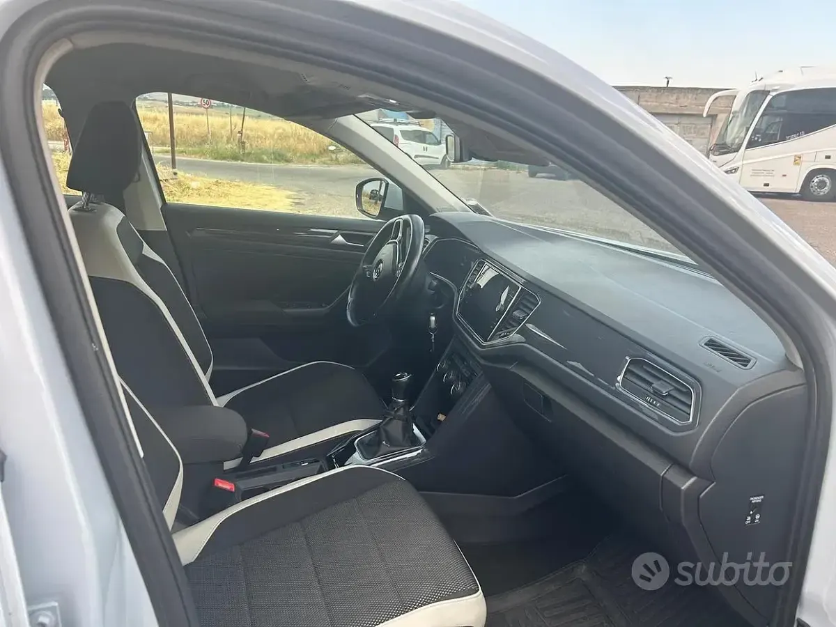 Usata VW T-Roc 116 CV (85 kW) 2019 Bianco SUV