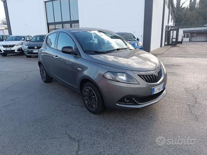 Usata Lancia Ypsilon S 69 CV (50 kW) 2022 Grigio Utilitaria