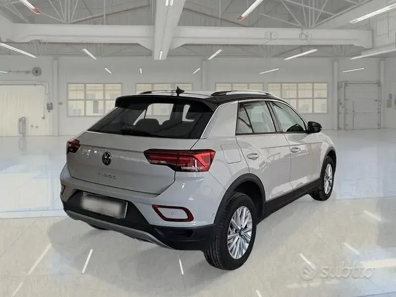 Usata VW T-Roc Life 150 CV (110 kW) 2022 Grigio SUV