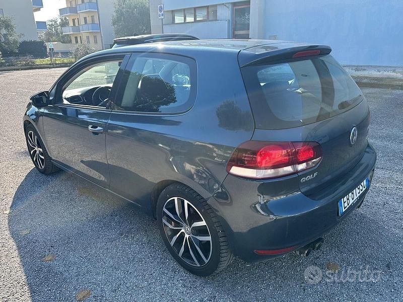 Usata VW Golf VI 200 CV (147 kW) 2010 Blu Utilitaria