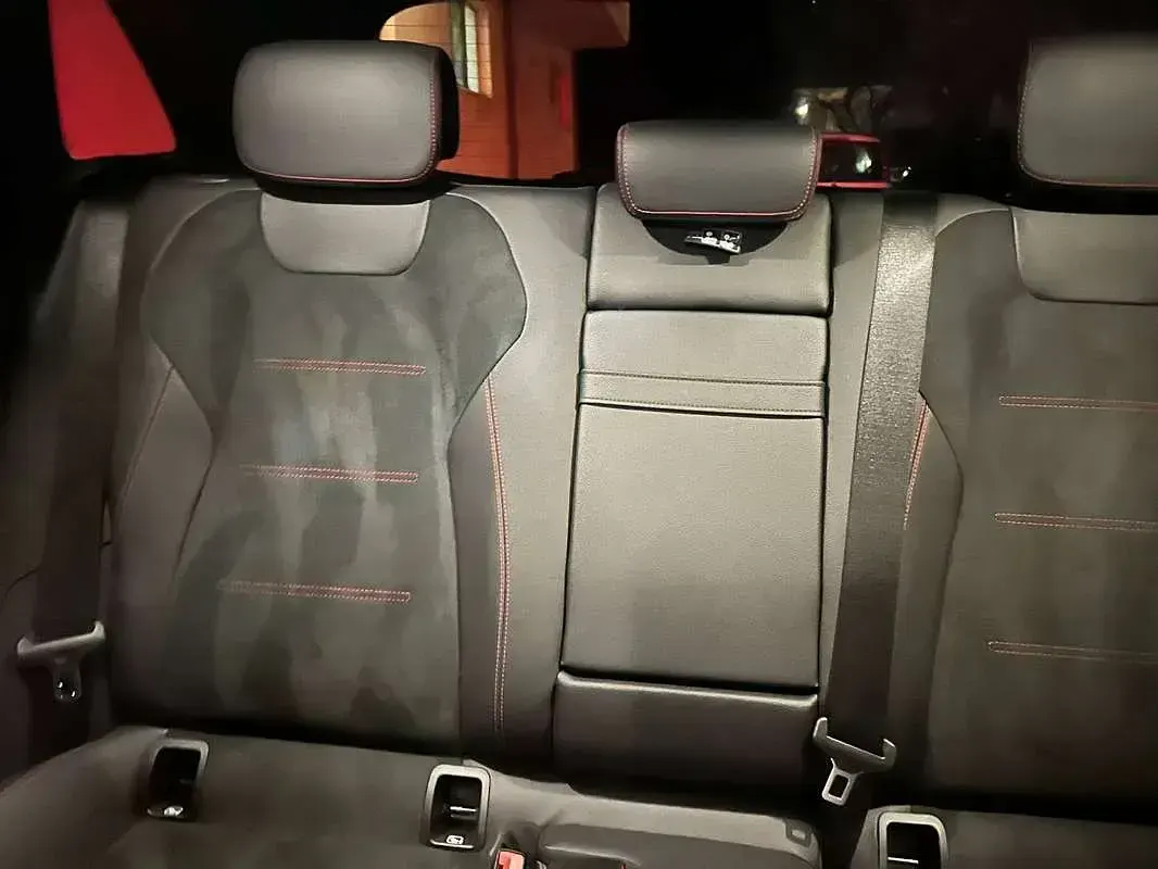 Usata Mercedes B180 Premium 116 CV (85 kW) 2019 Nero Utilitaria
