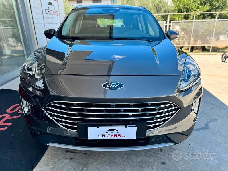 Usata Ford Kuga Titanium 120 CV (88 kW) 2020 Grigio SUV