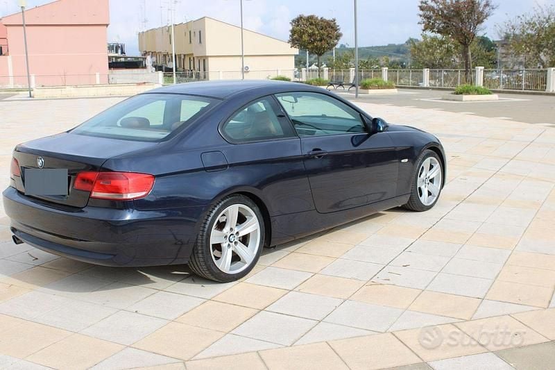 Usata BMW 320 M Sport 177 CV (130 kW) 2008 Blu Coupé