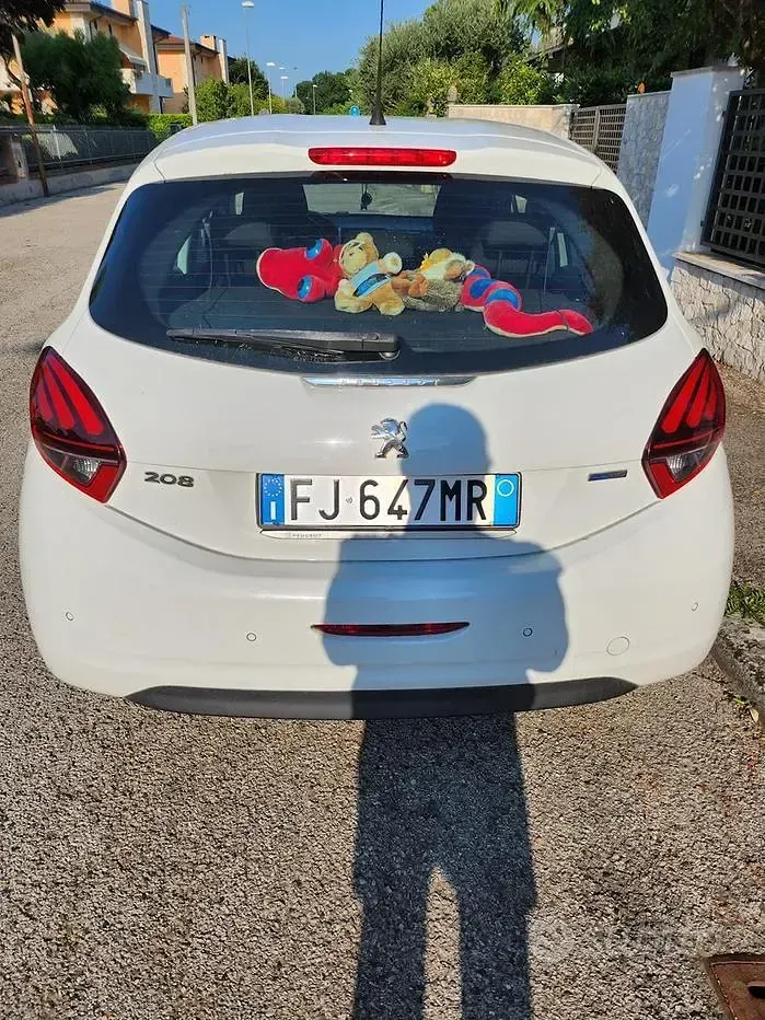 Usata Peugeot 208 82 CV (60 kW) 2017 Bianco Utilitaria
