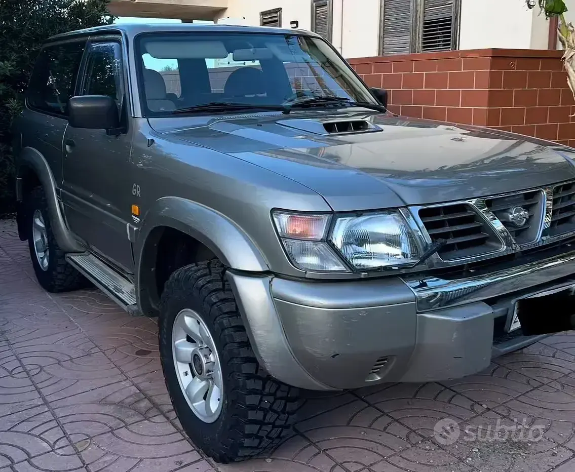 Usata Nissan Patrol 158 CV (116 kW) 2000 Marrone SUV