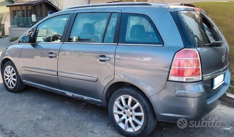 Usata Opel Zafira 94 CV (69 kW) 2006 Grigio Monovolume