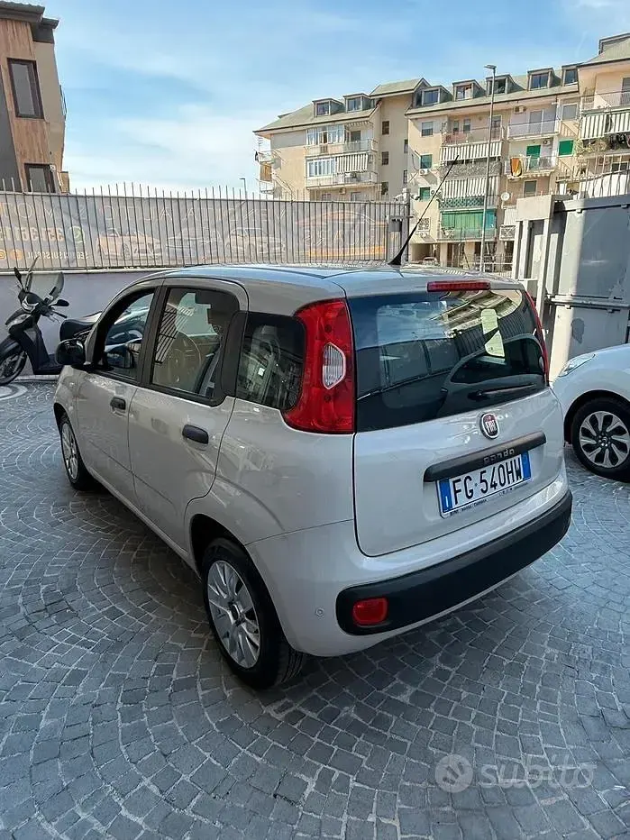 Usata Fiat Panda Lounge 95 CV (69 kW) 2016 Beige Utilitaria
