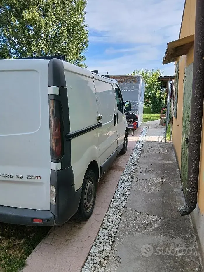 Usata Opel Vivaro 82 CV (60 kW) 2006 Monovolume