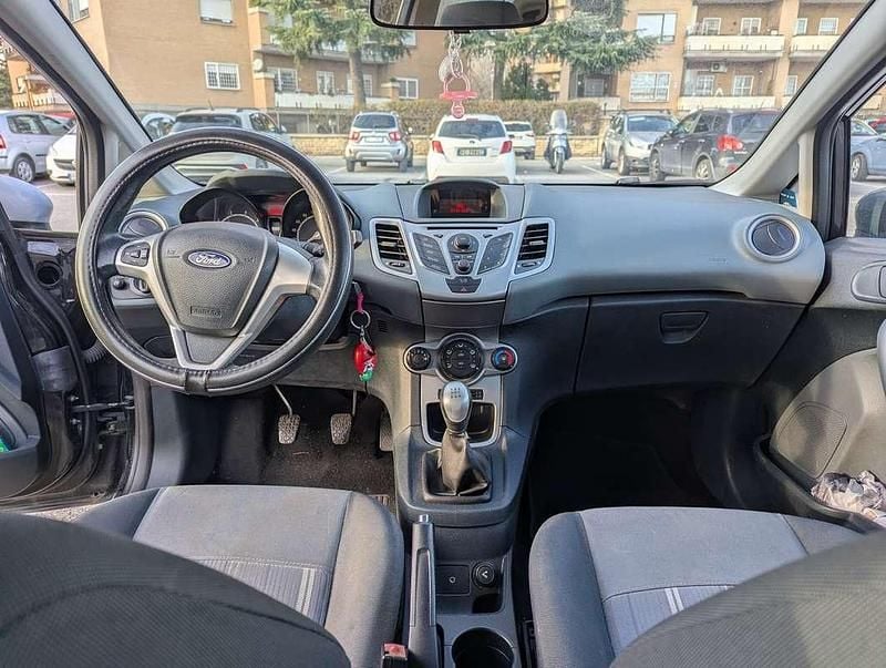 Usata Ford Fiesta 82 CV (60 kW) 2010 Nero Utilitaria