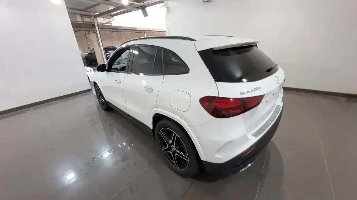Usata Mercedes GLA200 Advanced Plus 150 CV (110 kW) 2025 Bianco polare  vernice uni SUV