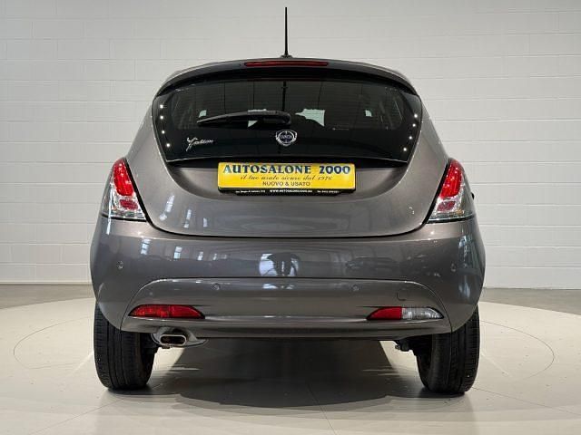 Usata Lancia Ypsilon Gold 69 CV (50 kW) 2020 Grigio