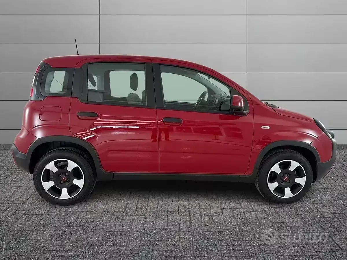 Usata Fiat Panda Cross Cross 69 CV (50 kW) 2022 Rosso Utilitaria