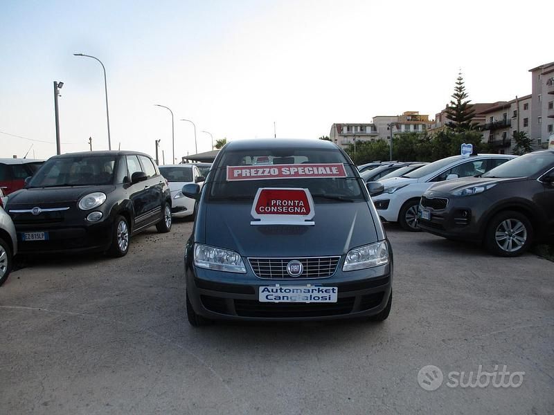 Usata Fiat Idea Dynamic 95 CV (69 kW) 2012 Grigio Monovolume