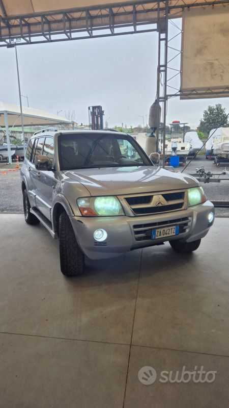 Grigio Usata 2004 Mitsubishi Pajero SUV | 4800 € (Ottimo prezzo) - Immagine 1/4