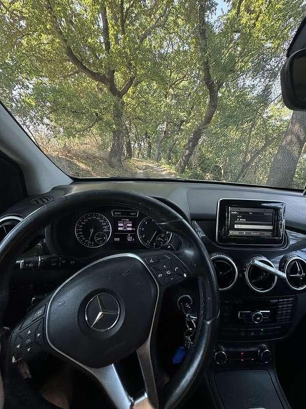 Usata 2014 Mercedes B200 Premium Monovolume | 6000 € (Cara) - Immagine 1/4