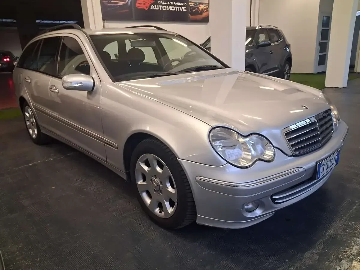 Gebraucht Mercedes C220 Elegance 150 PS (110 kW) 2005 Silber Kombi