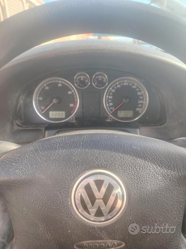 Usata VW Passat 75 CV (55 kW) 2002 Grigio Berlina