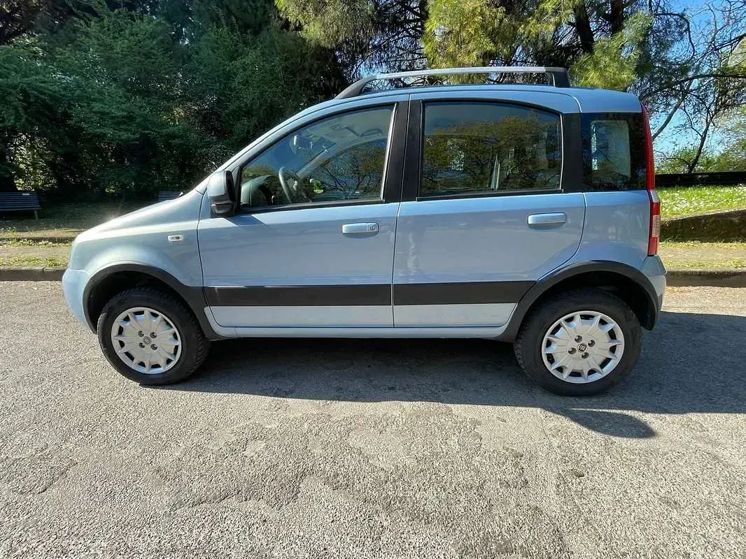 Usata Fiat Panda 4x4 Climbing 60 CV (44 kW) 2010 Blu/azzurro Utilitaria