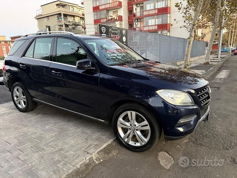 Usata Mercedes ML250 203 CV (149 kW) 2014 Blu SUV