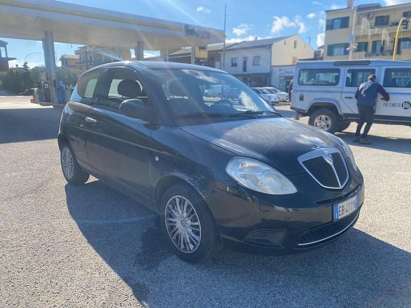 Usata Lancia Ypsilon 75 CV (55 kW) 2010 Nero Utilitaria