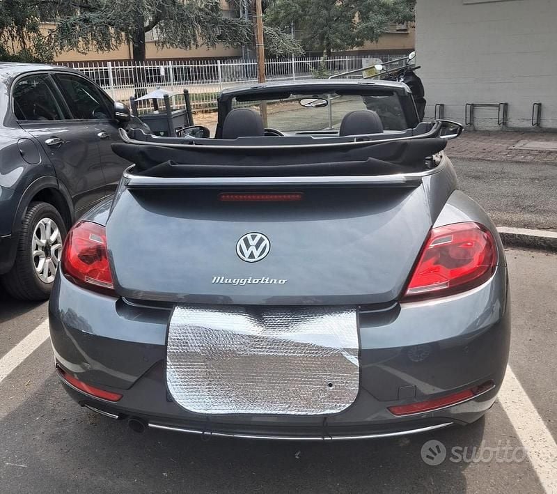 Usata VW Beetle Cabriolet 110 CV (80 kW) 2018 Grigio Cabrio