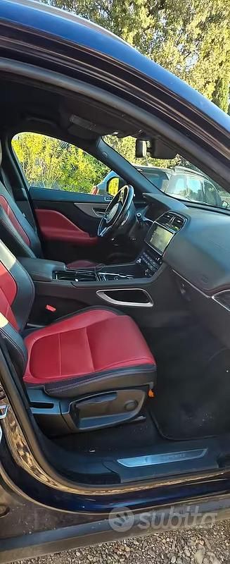 Usata Jaguar F-Pace 250 CV (183 kW) 2018 Blu SUV