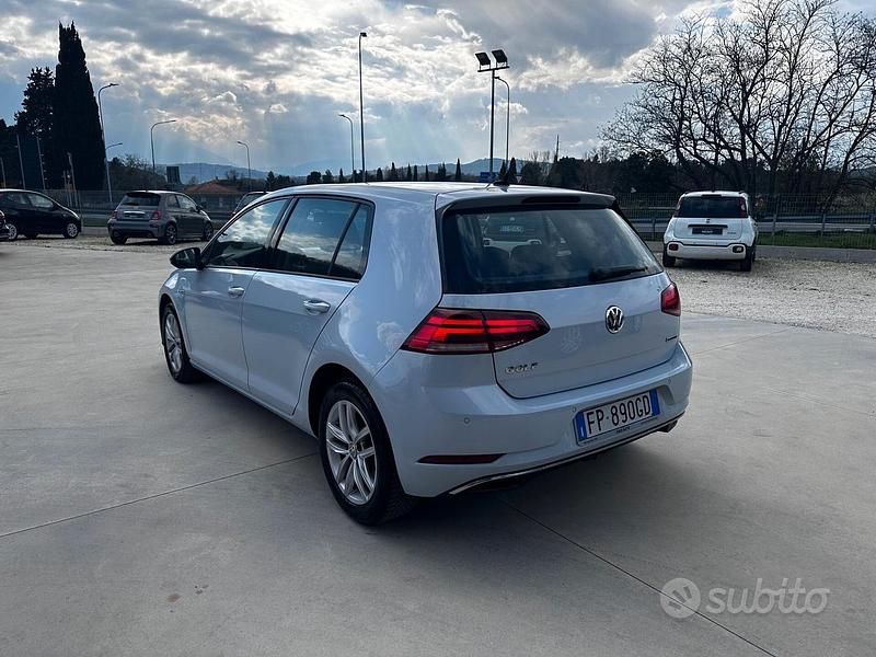 Usata VW Golf VII Highline 110 CV (80 kW) 2018 Grigio Berlina