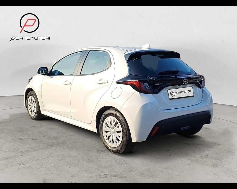 Usata Toyota Yaris Hybrid Active 92 CV (67 kW) 2025 Bianco Utilitaria