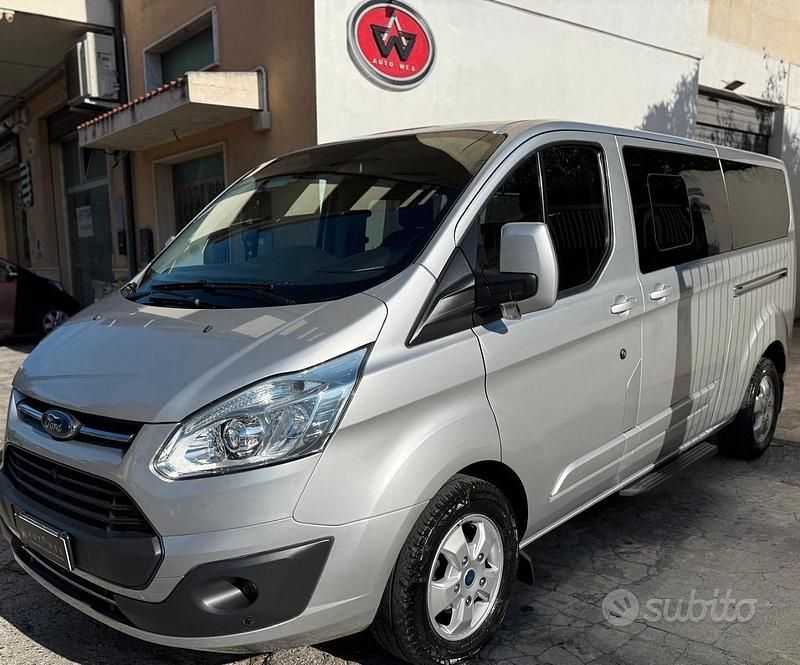 Usata Ford Tourneo 170 CV (125 kW) 2017 Grigio Monovolume