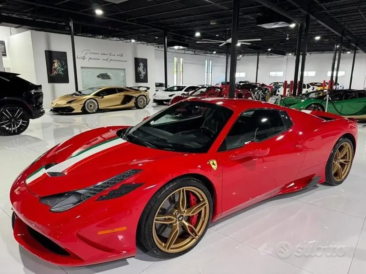 Usata Ferrari 458 605 CV (444 kW) 2015 Rosso Cabrio