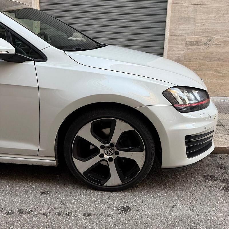 Usata VW Golf VII R-line 110 CV (80 kW) 2015 Bianco Berlina