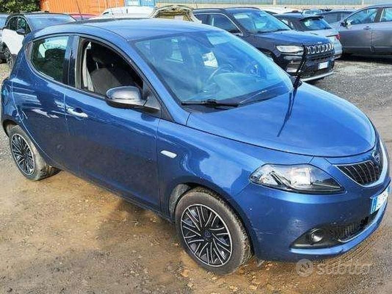 Usata Lancia Ypsilon Gold 69 CV (50 kW) 2022 Other Utilitaria