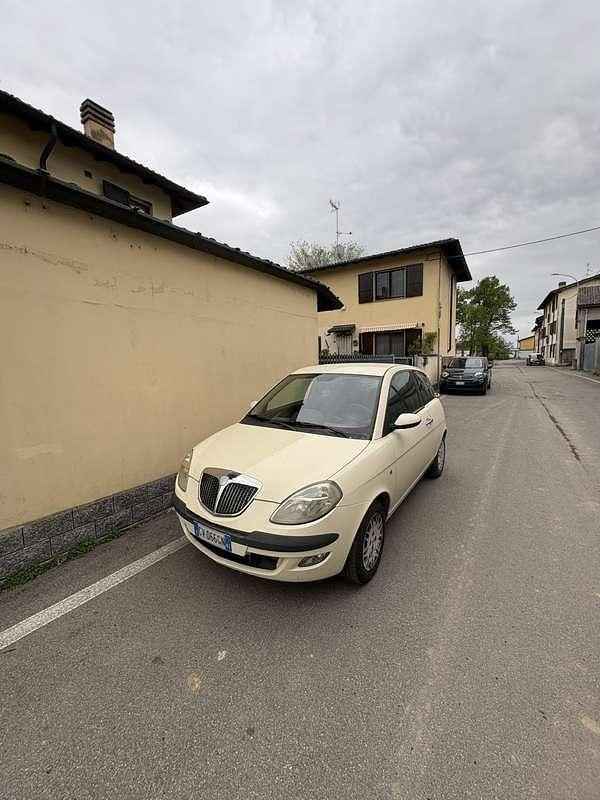 Usata Lancia Ypsilon 69 CV (50 kW) 2005 Giallo Utilitaria