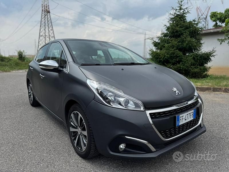 Usata Peugeot 208 Active 75 CV (55 kW) 2016 Grigio opaco Utilitaria