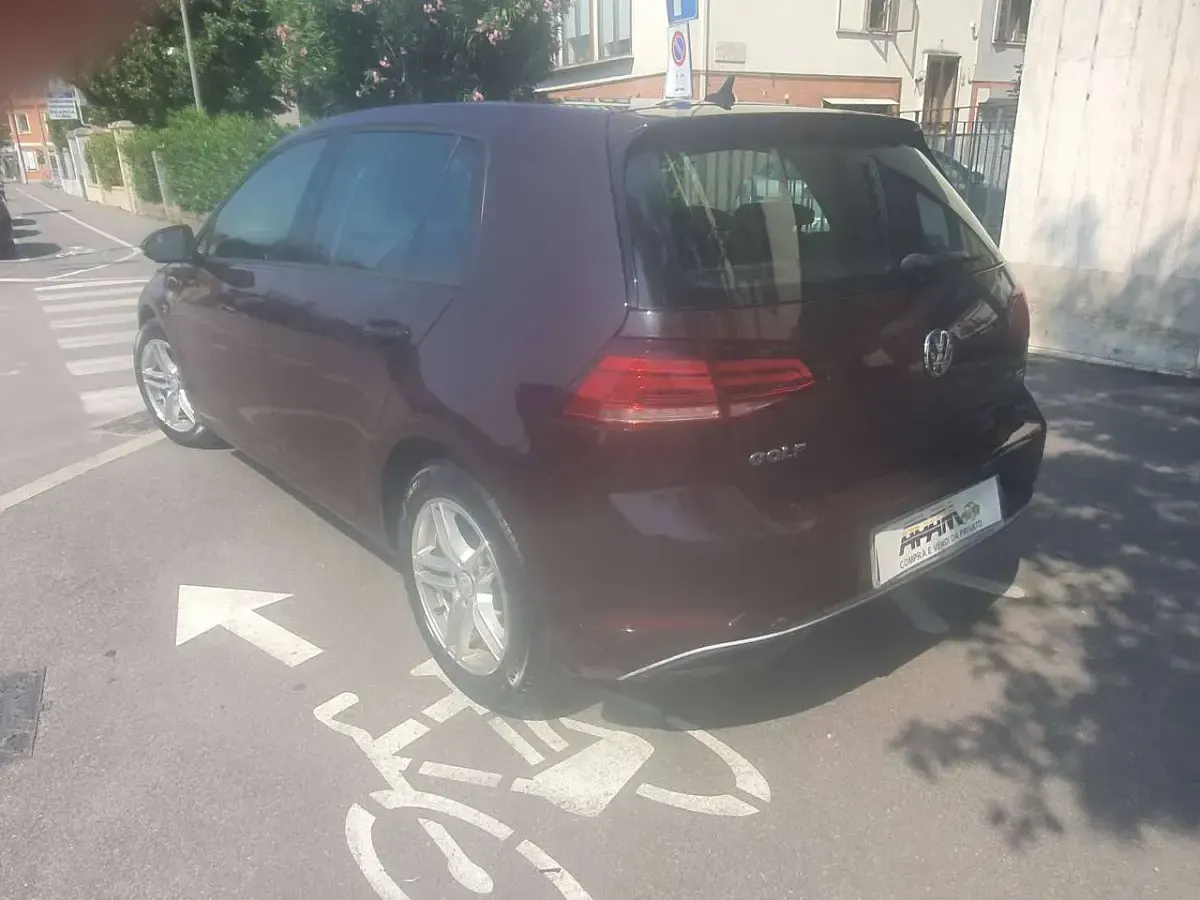 Usata VW Golf VII Trendline 116 CV (85 kW) 2018 Marrone Berlina
