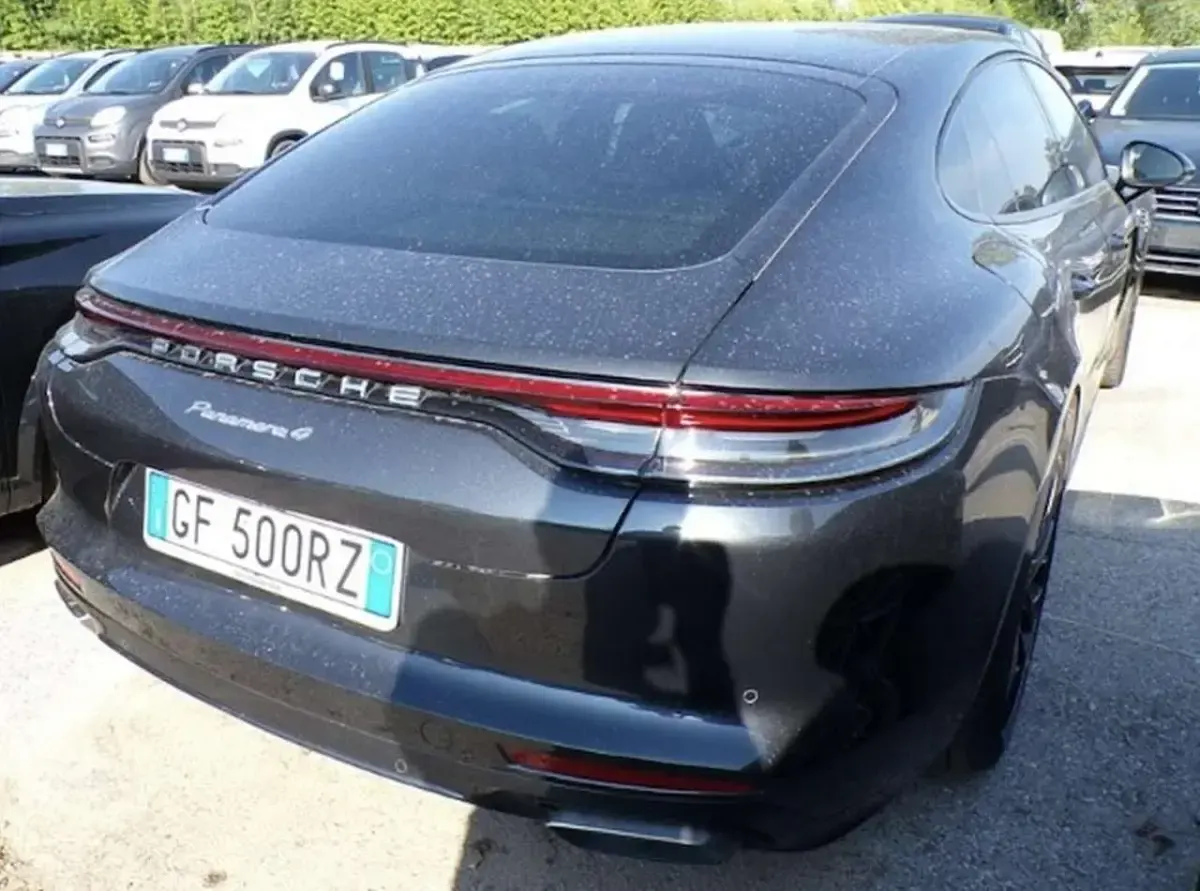 Usata Porsche Panamera 330 CV (242 kW) 2021 Nero Berlina