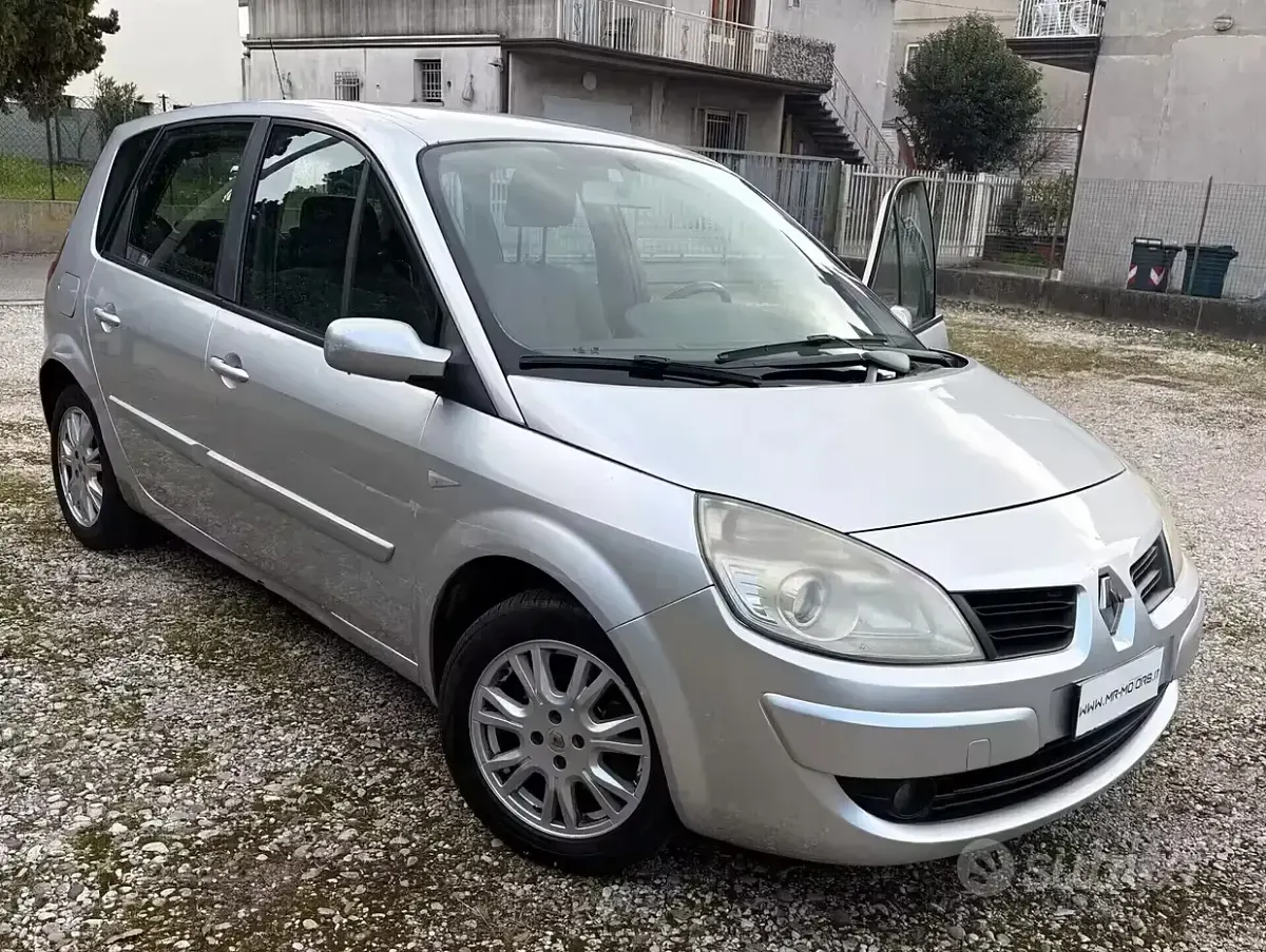 Usata Renault Scenic E-Tech 102 CV (75 kW) 2008 Grigio Monovolume